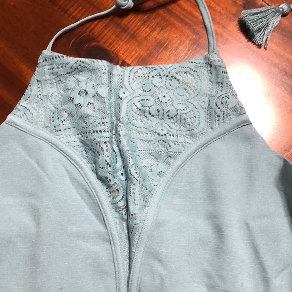 Halter crop top. - Picture 2 of 4